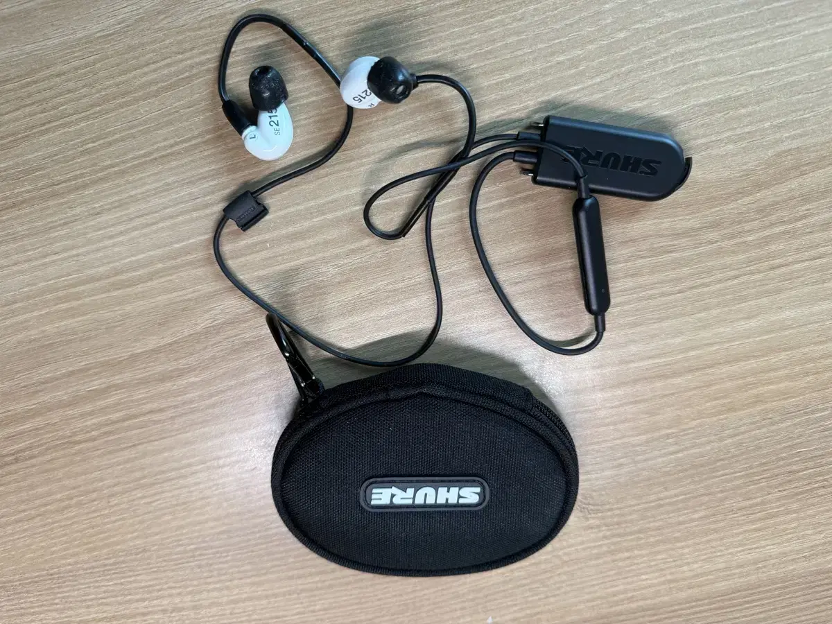 SHURE SE215 BT이어폰